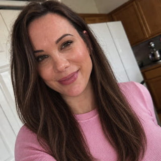 Paola, 42